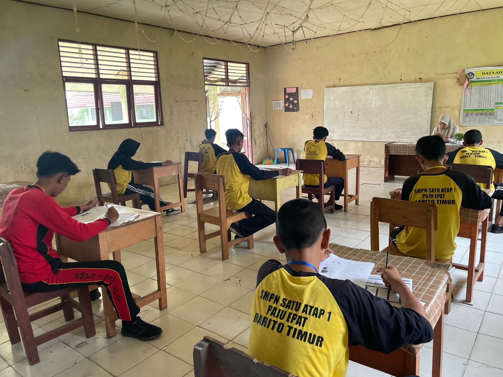 Hari Kelima Asesmen Sumatif Akhir Jenjang SMPN Satu Atap 1 Paju Epat
